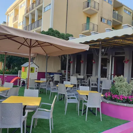 Ξενοδοχείο Mont Blanc Μπελάρια-Ιτζέα Μαρίνα