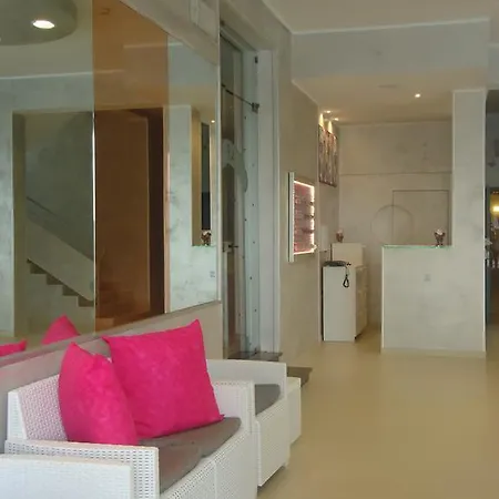 Ξενοδοχείο Mont Blanc Μπελάρια-Ιτζέα Μαρίνα