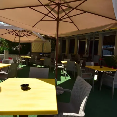 Mont Blanc Hotel 3*
